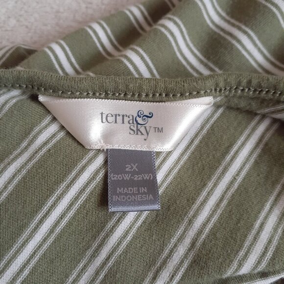 Terra & Sky Women's Size 2X (20W-22W) Green White Stripes Flutter Sleeve Shirt - Picture 4 of 10